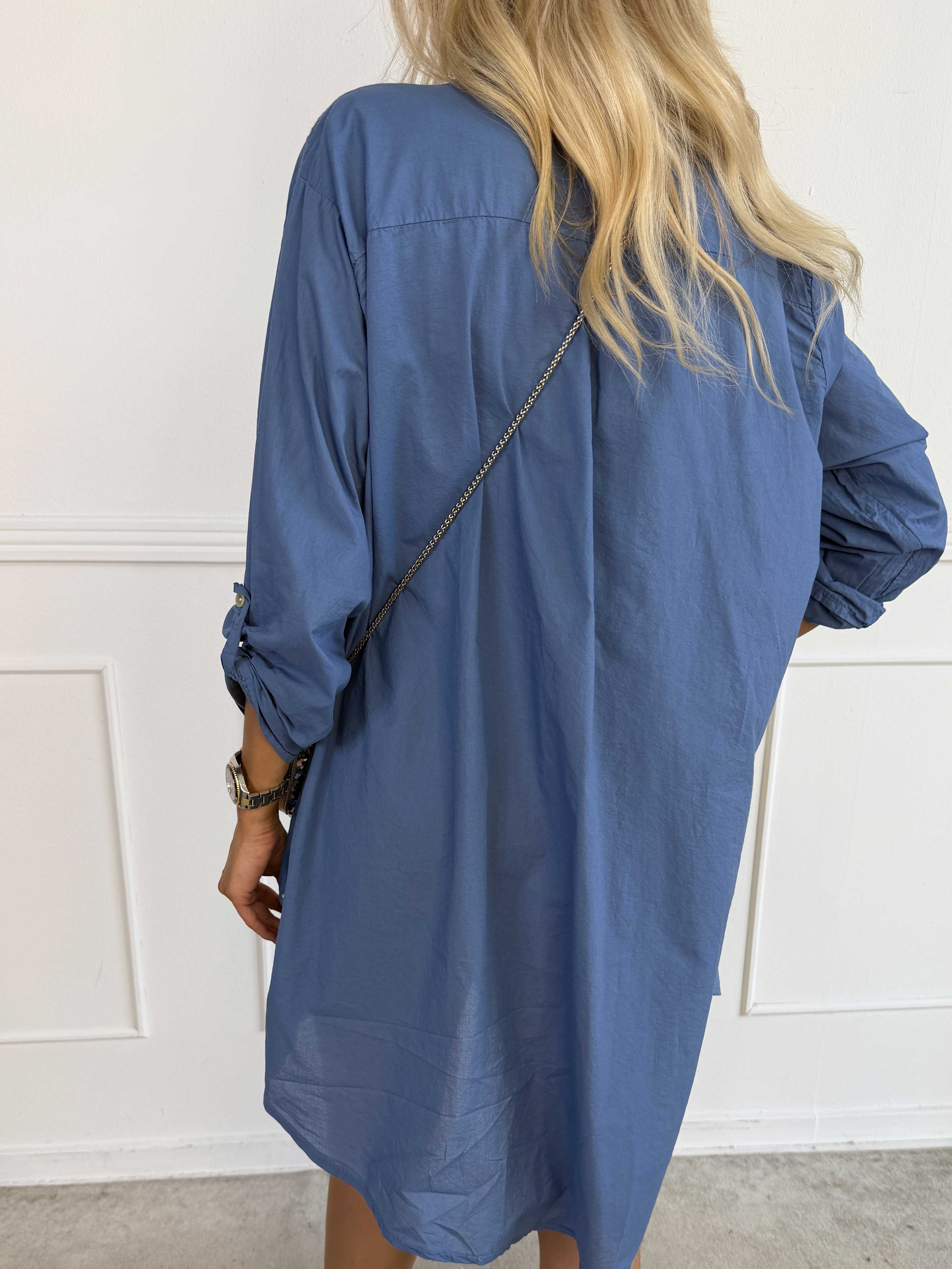 Emerson - Skjortekjole i bomuld med broderet mønster og pailletter